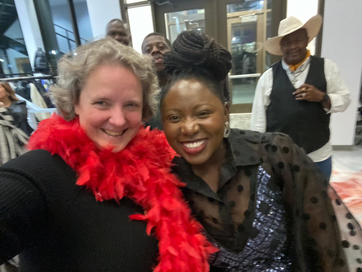 Congratulations to Dr. Daniels of @MadisonCollege and @DaneCoJoe, who were both awarded at the Urban Legaue of Greater Madison @UGLM Cabaret -- richly deserved and a great event!