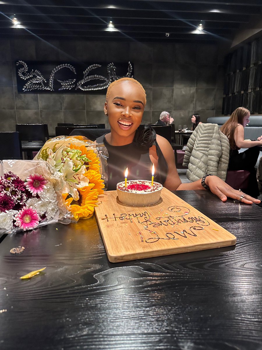 _dewofthesea's tweet photo. Oh totally forgot y’all here today..😌
     Busy celebrating my twni 5th birthday 🥳 ✨🤍 https://t.co/sseB3MGS1q