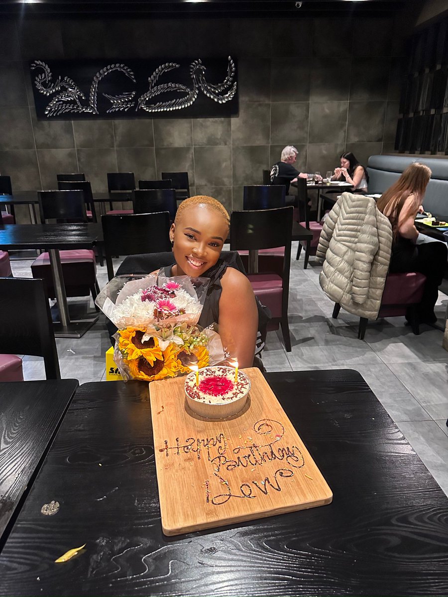 _dewofthesea's tweet photo. Oh totally forgot y’all here today..😌
     Busy celebrating my twni 5th birthday 🥳 ✨🤍 https://t.co/sseB3MGS1q