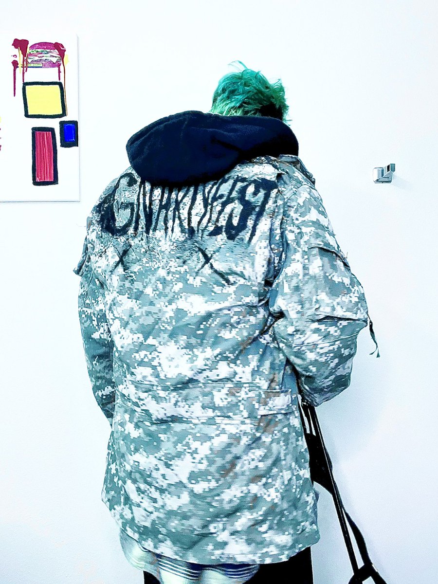 Gnarlyfest's tweet photo. Gnarlyfest rockstar jacket
#gnarlyfest #rockstar #jacket #hypefashion #highfashion #cooljacket #friendsandfamily #redcarpetlook #Vogue #paris https://t.co/vlVj7ivPss