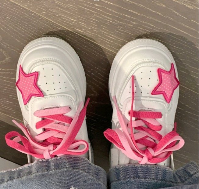 bowedeverything's tweet photo. recommendation y2k &amp; coquette pretty shoes

a thread https://t.co/00UBF0QIZo