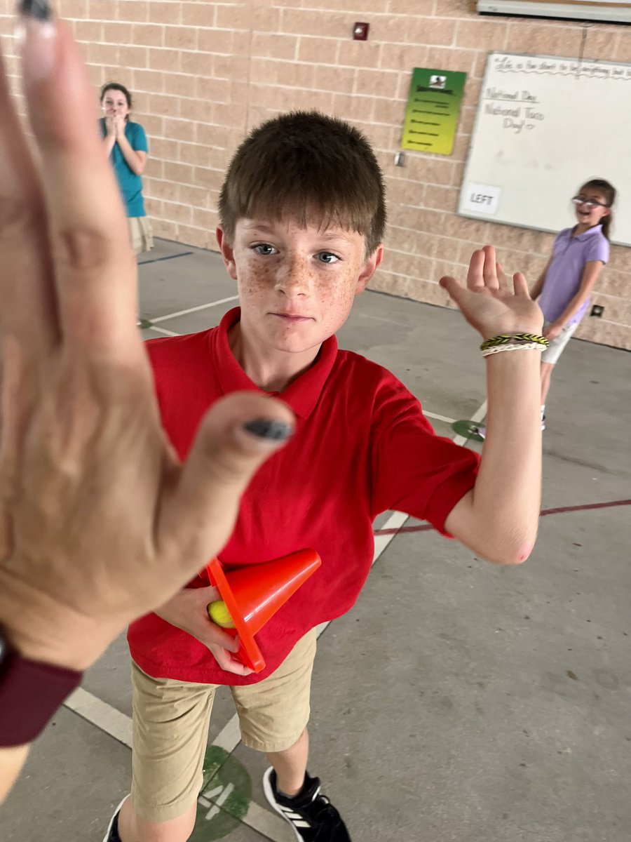 mrswaltersPE's tweet photo. Power of positive praise!!
A child just needs to know one adult believes in them!! ❤️
@SPEHAWKSNAPLES @ccpsDRIVE2BFIT https://t.co/wDANowUvSX