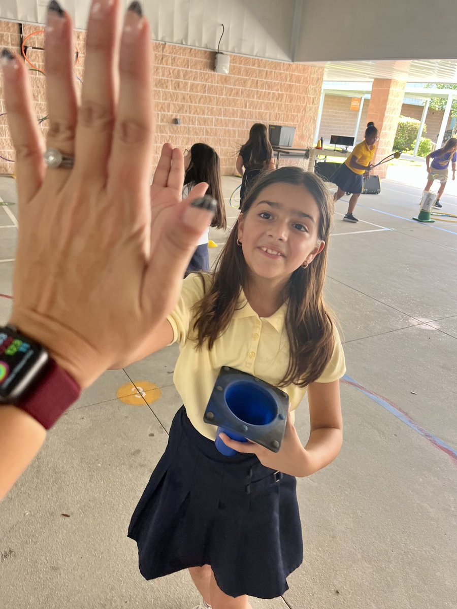 mrswaltersPE's tweet photo. Power of positive praise!!
A child just needs to know one adult believes in them!! ❤️
@SPEHAWKSNAPLES @ccpsDRIVE2BFIT https://t.co/wDANowUvSX