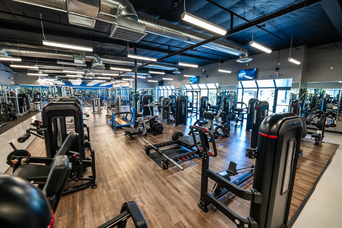 Experience 25,000 sq. ft. of limitless potential at Movement Fitness! Dive into a world of classic weights, assisted machines, 45-yard turf, and more! Schedule your tour today and elevate your fitness journey!

#movementfitnesslv #movenfit #lasvegasgym