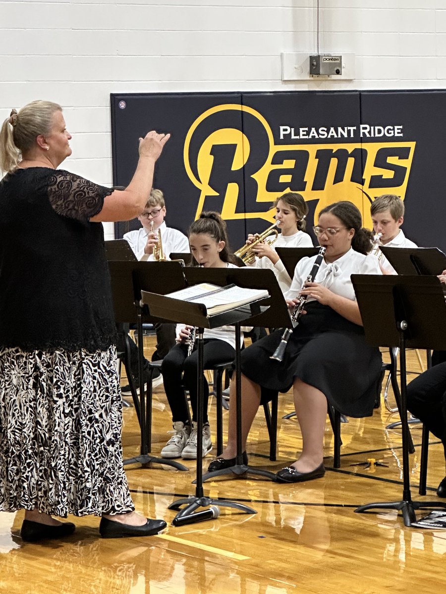 PRMSHoppe's tweet photo. 6th band and choir concert at PRMS 💙💛 Great job, everyone! ⁦@USD449⁩ https://t.co/rviH1CvAT9