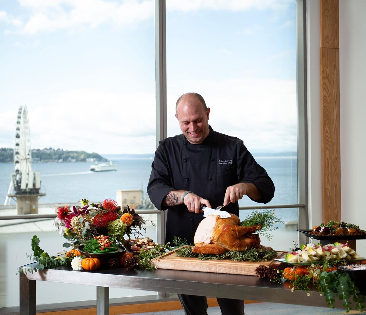 Thanksgiving in the Ballroom returns to Four Seasons 🍂🦃 Hang up your aprons and leave the cooking to Executive Chef Brian Doherty and his team for an effortless #Thanksgiving buffet. Visit bit.ly/3Qbjpyu to make a reservation. #Seattle