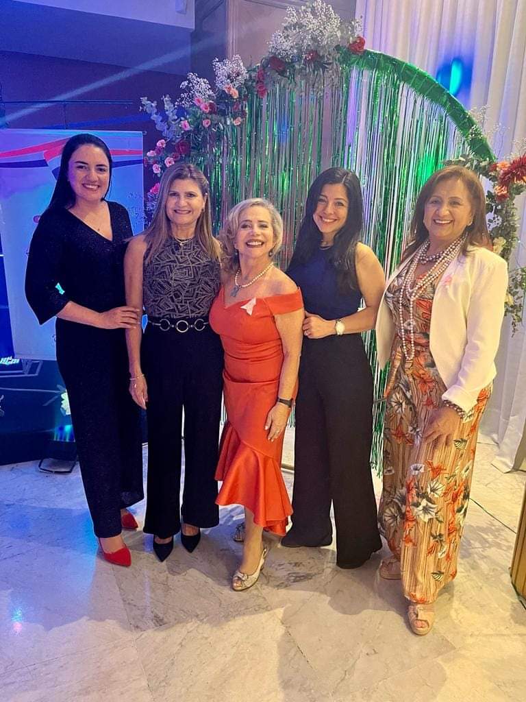 ADAPabogadas's tweet photo. La Asociación de Abogadas del Paraguay (ADAP) celebro su tradicional fiesta de primavera, bienvenida a las nuevas socias y concienciaron sobre la importancia del octubre rosa. Matices del evento de las profesionales del Derecho. https://t.co/nbtMuf5rgF