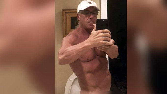 npagnotta1776's tweet photo. Another day another F*cked Up Biden. Joe Biden's Brother, Frank Biden, Seen In Naked Selfie on Gay Porn Website From 2018, 'My Phone Must Have Been Hacked' https://t.co/dt4RohAYBy