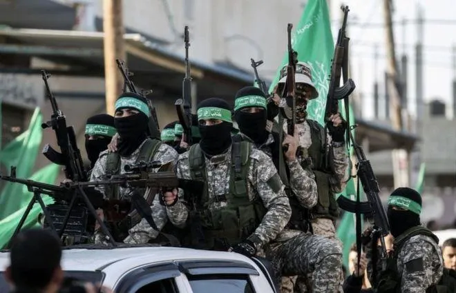 IpsisVerbis2021's tweet photo. Será que a esquerdalhada ainda não entendeu que quem apoia Israel devido ao que aconteceu recentemente, não é contra os Palestinos... e sim contra o HAMAS?
HAMAS é puro TERRORISMO COBARDE!! https://t.co/ysCz2yhVkw