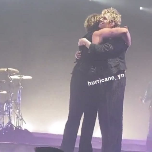 ziamsmiles1's tweet photo. @notastrwbrysng2 Ashton and Luke’s home 🥰 #AshtonIrwin #LukeHemmings #5SOS #Lashton #hugs #love #Soulmates https://t.co/q21N0Lf0Q7