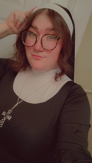 Meet me in the confessional 😈 https://t.co/YV5qNU5CmI