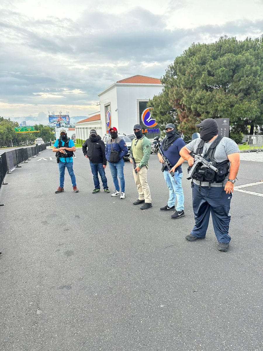 DiiegOF's tweet photo. Cayala demostrando con hechos que Guatemala es un narco estado https://t.co/azUQ9pTBDh