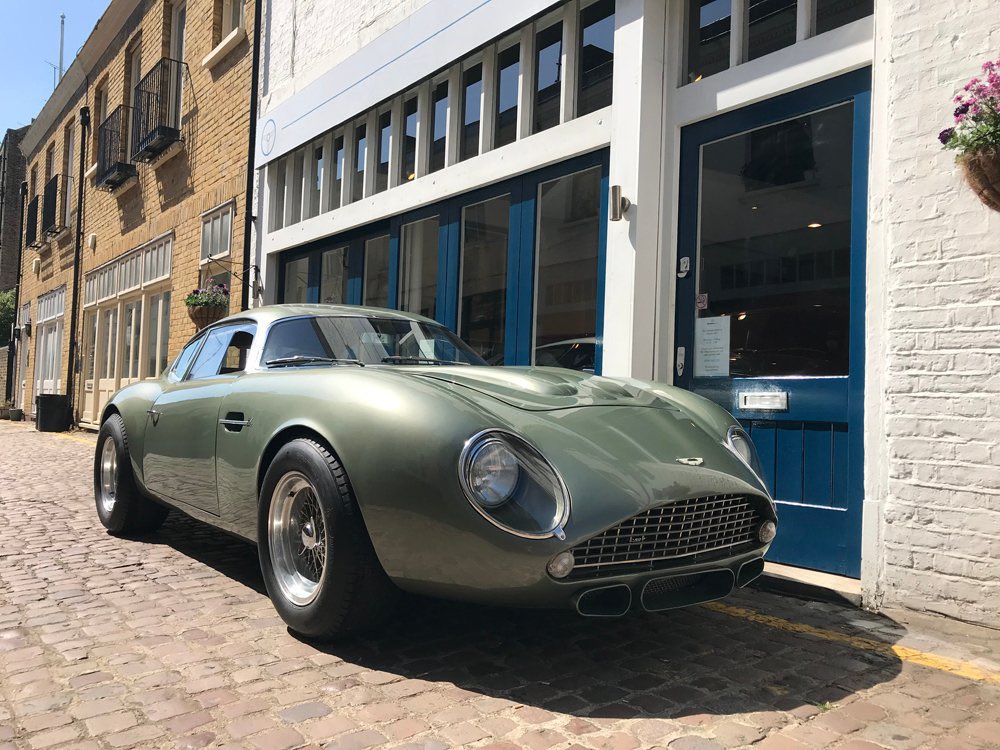 It must be quite startling to come across this mean but beautiful #Aston #DB4GT #Zagato parked in the street! We restored original #Borrani wheels on this beast for #GraemeHuntLtd
#turrinowheels