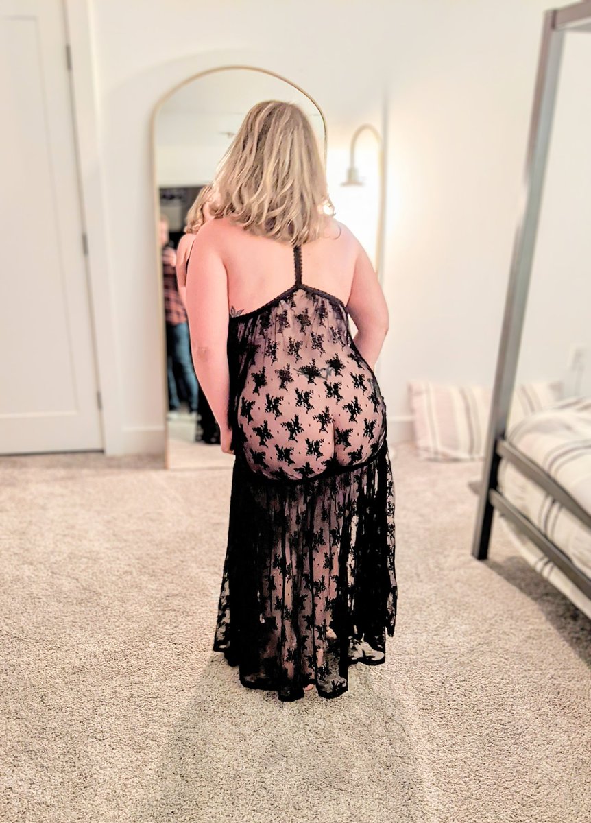 CJayy700's tweet photo. How good does my butt look in this pic?? Please comment, repost, and like. 😜😈 https://t.co/N5rFXmPQTF