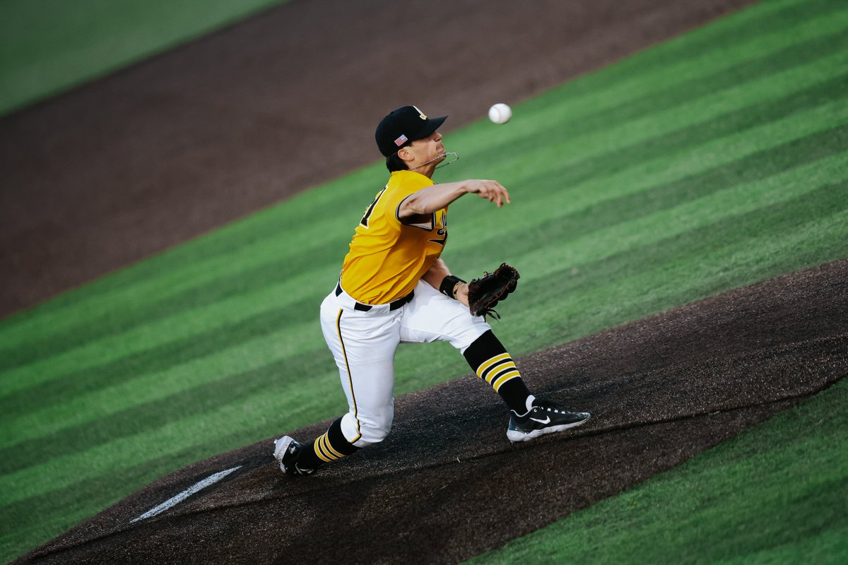 0 runs and 0 hits for <a href="/Sam_Hart0/">Sam Hart</a>... We head to the bottom of the eighth.   

M8 | Iowa 16, IHCC 1 

#Hawkeyes