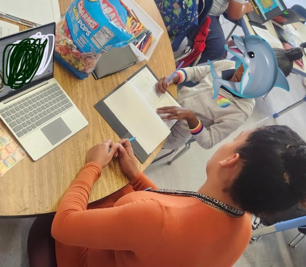 OrlowskiHCPS's tweet image. Today I spotted some @HcpsMango dolphins tracking their data and goal setting! #plantaseedwatchthemgrow @TransformHCPS @HillsboroughSch @HCPSElemMath1 #mathrules
