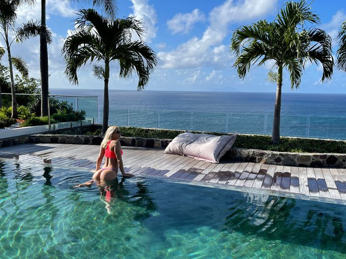 Two years ago 😻🫶🏻 #Caribbeanisland https://t.co/owD8i2hdkD<a href="/tag/caribbeanisland"class="tags">#Caribbeanisland</a>