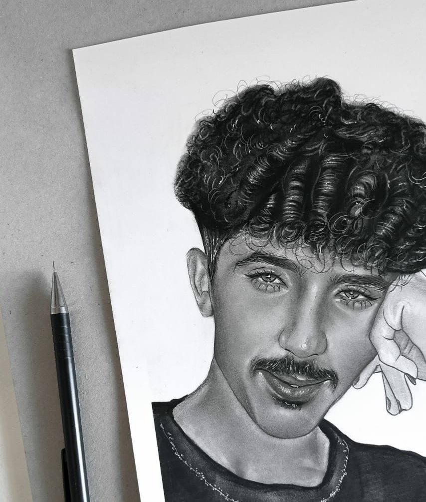 -وأعيش محقق أحلاميَ
أنا الرسّام واللوحـــةة "🫴🏻🤍🍃.