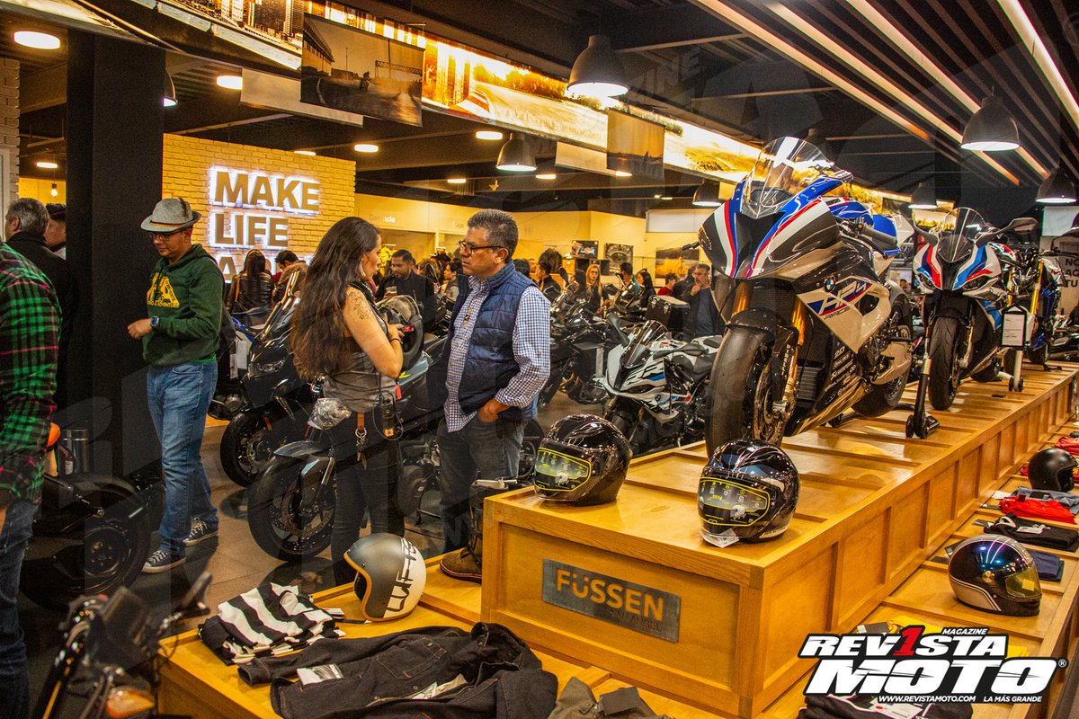 Revista_Moto's tweet photo. El Oktober Fest 2023 organizado por BMW Motorrad Fussen fue un evento que reunió a cientos de amantes del mundo de las motocicletas y fanáticos de la buena cerveza. Todos los detalles del evento en: https://t.co/CEZY4OpW3w
#RevistaMoto #lamasgrande #eventorm
#BMWMotorradFussen https://t.co/PsKTNJevB5