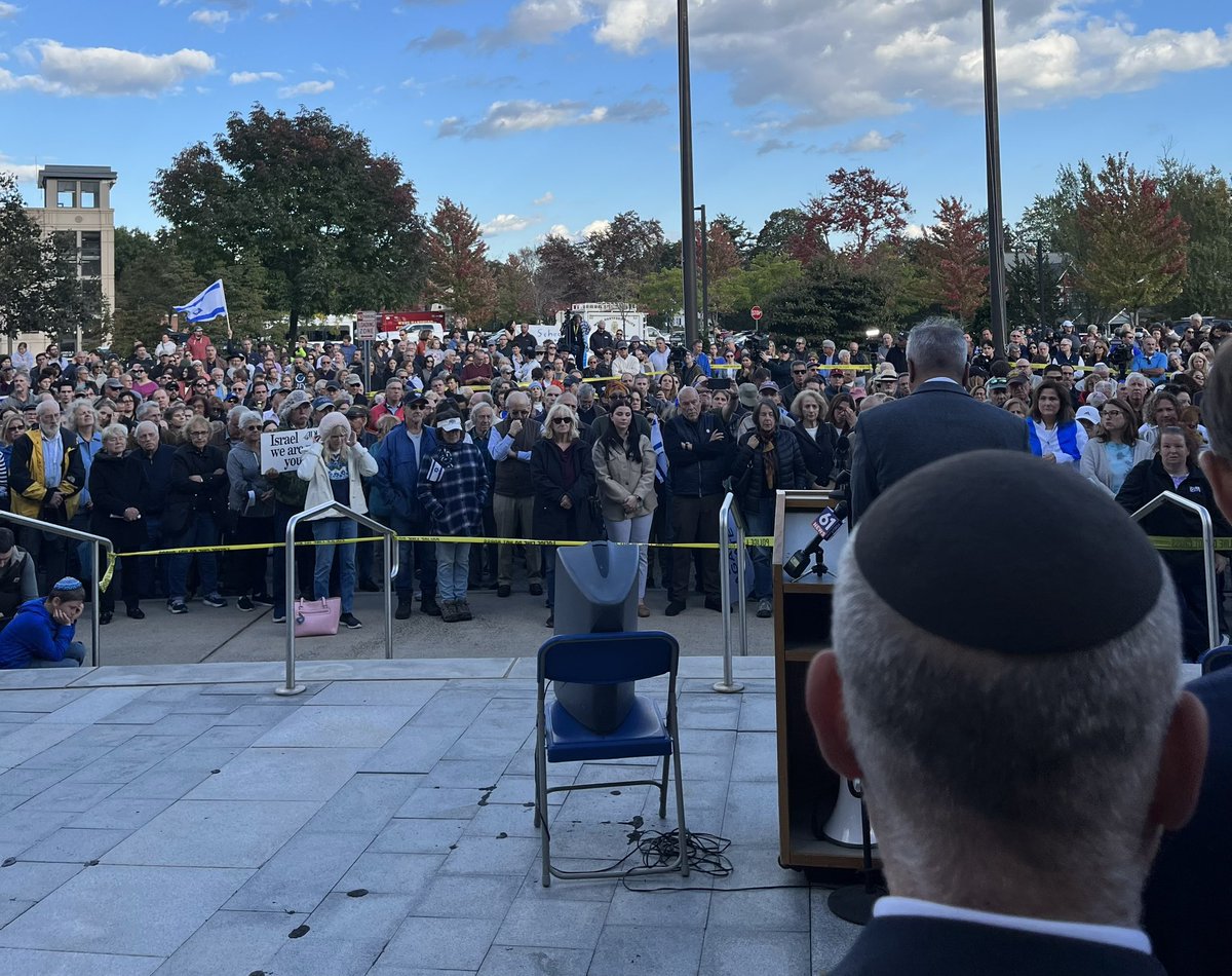 It was nice to be in community today. There are many ways to help including donating to the We Stand with Israel Relief Fund. jewishhartford.org/?form=standwit…