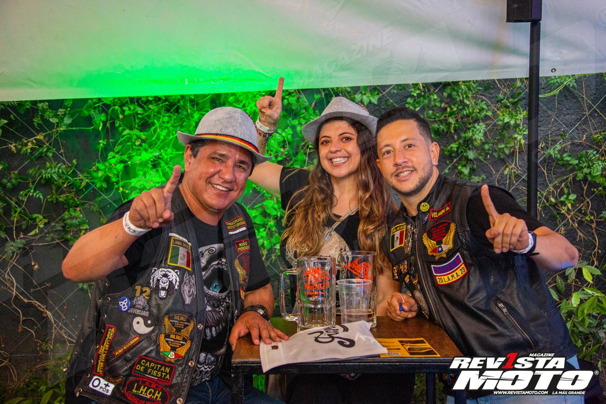 Revista_Moto's tweet photo. El Oktober Fest 2023 organizado por BMW Motorrad Fussen fue un evento que reunió a cientos de amantes del mundo de las motocicletas y fanáticos de la buena cerveza. Todos los detalles del evento en: https://t.co/CEZY4OpW3w
#RevistaMoto #lamasgrande #eventorm
#BMWMotorradFussen https://t.co/PsKTNJevB5