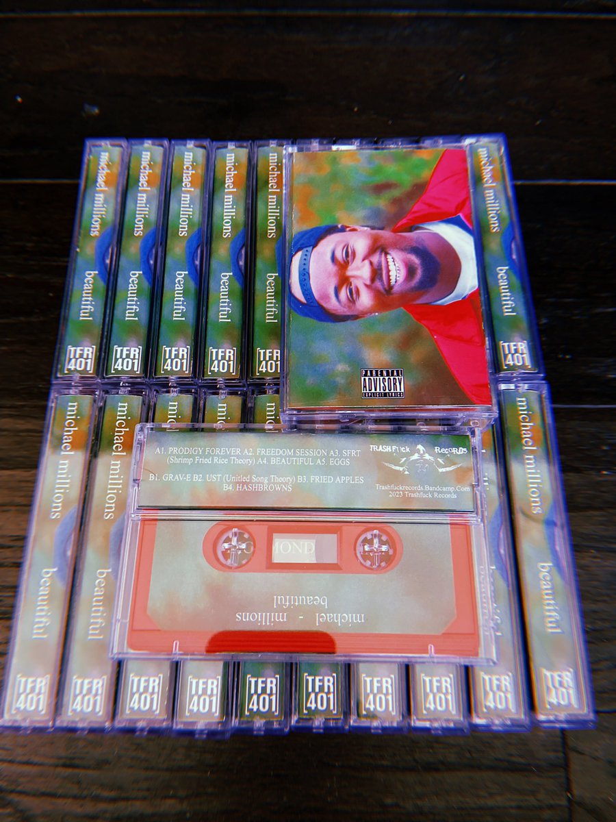 Signed copies of the first time limited run of “Beautiful” sold out in 3 hrs today! They came out 🔥🤲🏿 the good folks at TrashFuck always sending the pack.