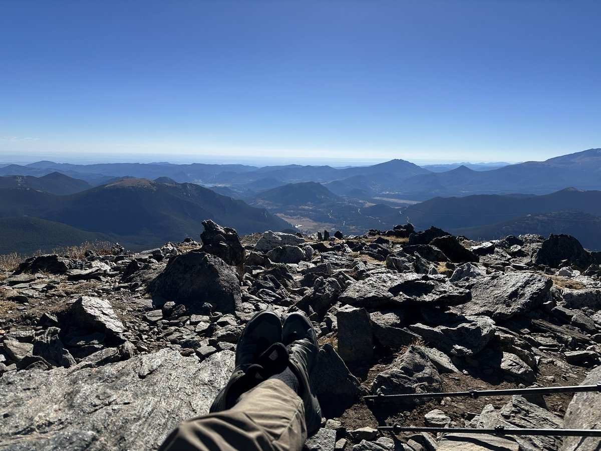 Want the summits of Mts Chiquita and Ypsilon all to yourself? One easy trick - hike there after Old Fall River Road closes for the season.