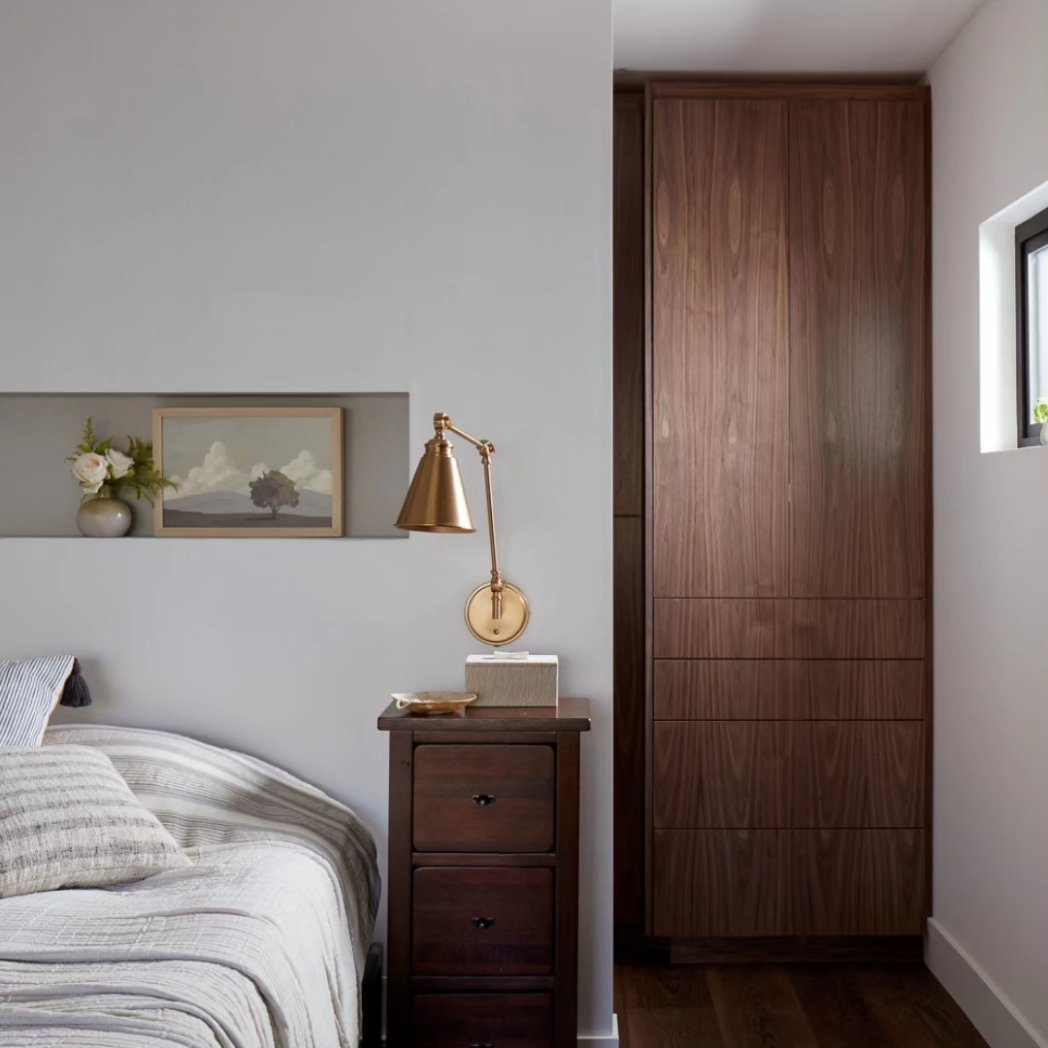 edrdesignbuild's tweet image. Diving into this master suite where the bed meets a spacious walk-in closet just behind the wall! 

Have you ever dreamt of expanding your living space?  Let&apos;s make those dreams come true – reach out to us now for your custom room addition! #roomaddition #DreamHome