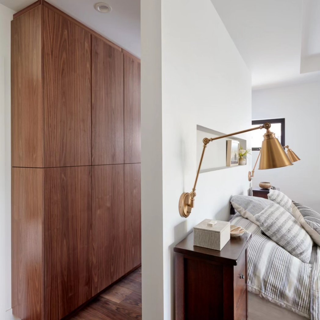 edrdesignbuild's tweet image. Diving into this master suite where the bed meets a spacious walk-in closet just behind the wall! 

Have you ever dreamt of expanding your living space?  Let&apos;s make those dreams come true – reach out to us now for your custom room addition! #roomaddition #DreamHome