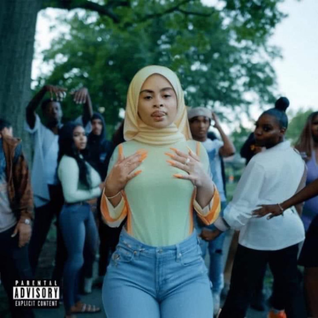 She a baddie she showing her Hijaabi