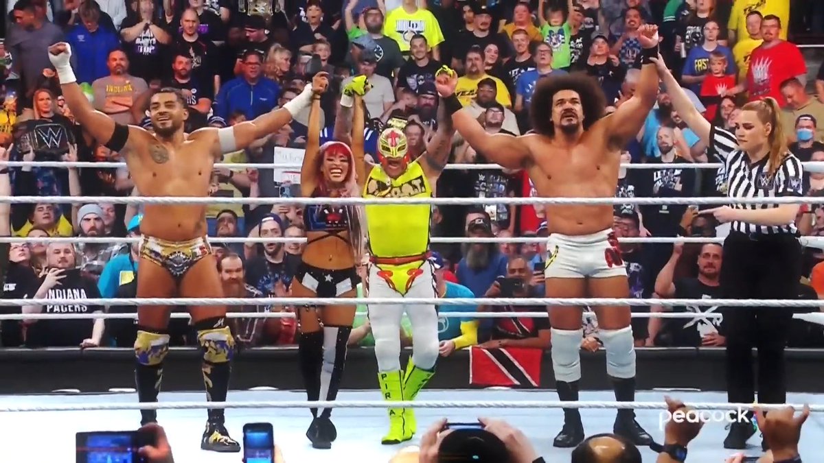 WWE's tweet image. What was your favorite moment from #WWEFastlane?