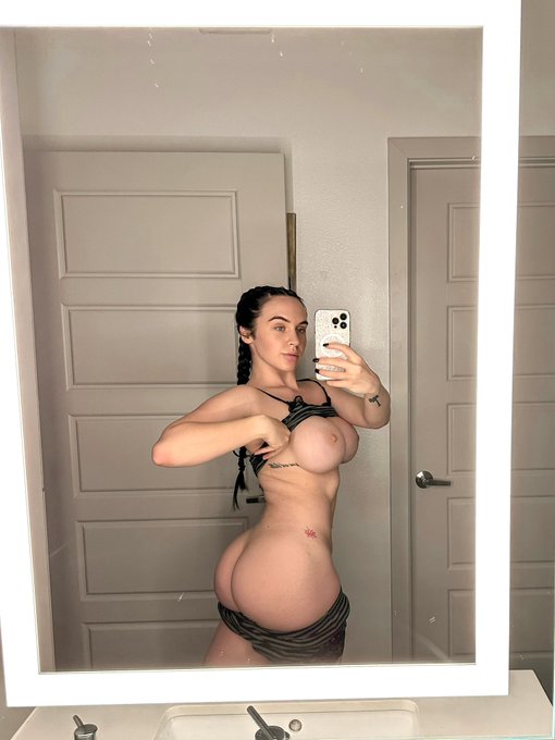 in the mood to ride some dick tbh. https://t.co/ty2TogAWWN<a href="/tag/mvsales"class="tags"><span>#mvsales</span></a>