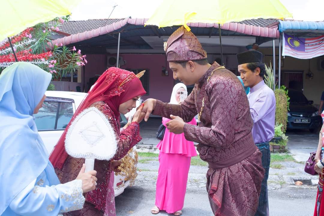 GxProduction's tweet photo. SANDING | AISYAH &amp; SYAMIL
.
Tambun, Perak
.
.
Sedang mencari photoghapher? sila hubungi kami :
.
.
📱+60 175361727
✉gxproductionwedding@gmail.com
.
.
#gxproductionwedding #gxproductionevent #photographerIpoh #videographerIpoh #Event #wedding #ipoh https://t.co/nRcWdDvdqP
