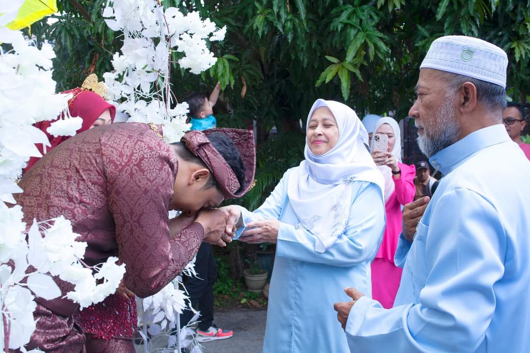 GxProduction's tweet photo. SANDING | AISYAH &amp; SYAMIL
.
Tambun, Perak
.
.
Sedang mencari photoghapher? sila hubungi kami :
.
.
📱+60 175361727
✉gxproductionwedding@gmail.com
.
.
#gxproductionwedding #gxproductionevent #photographerIpoh #videographerIpoh #Event #wedding #ipoh https://t.co/nRcWdDvdqP