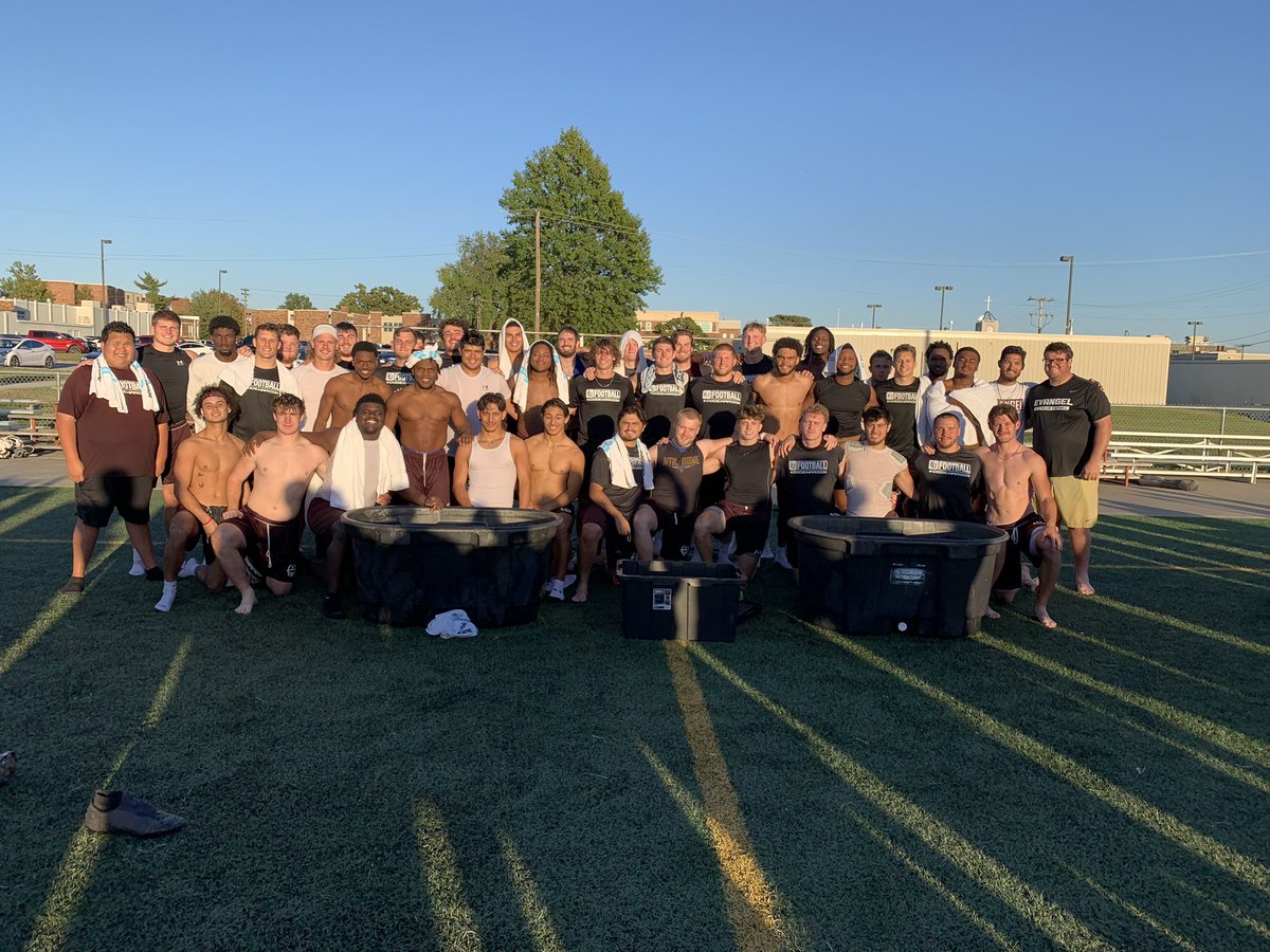 Evangel_FB's tweet image. Today was really special for our team. Today 43 members of our team chose to take their faith public by being baptized. We are so proud of these men!