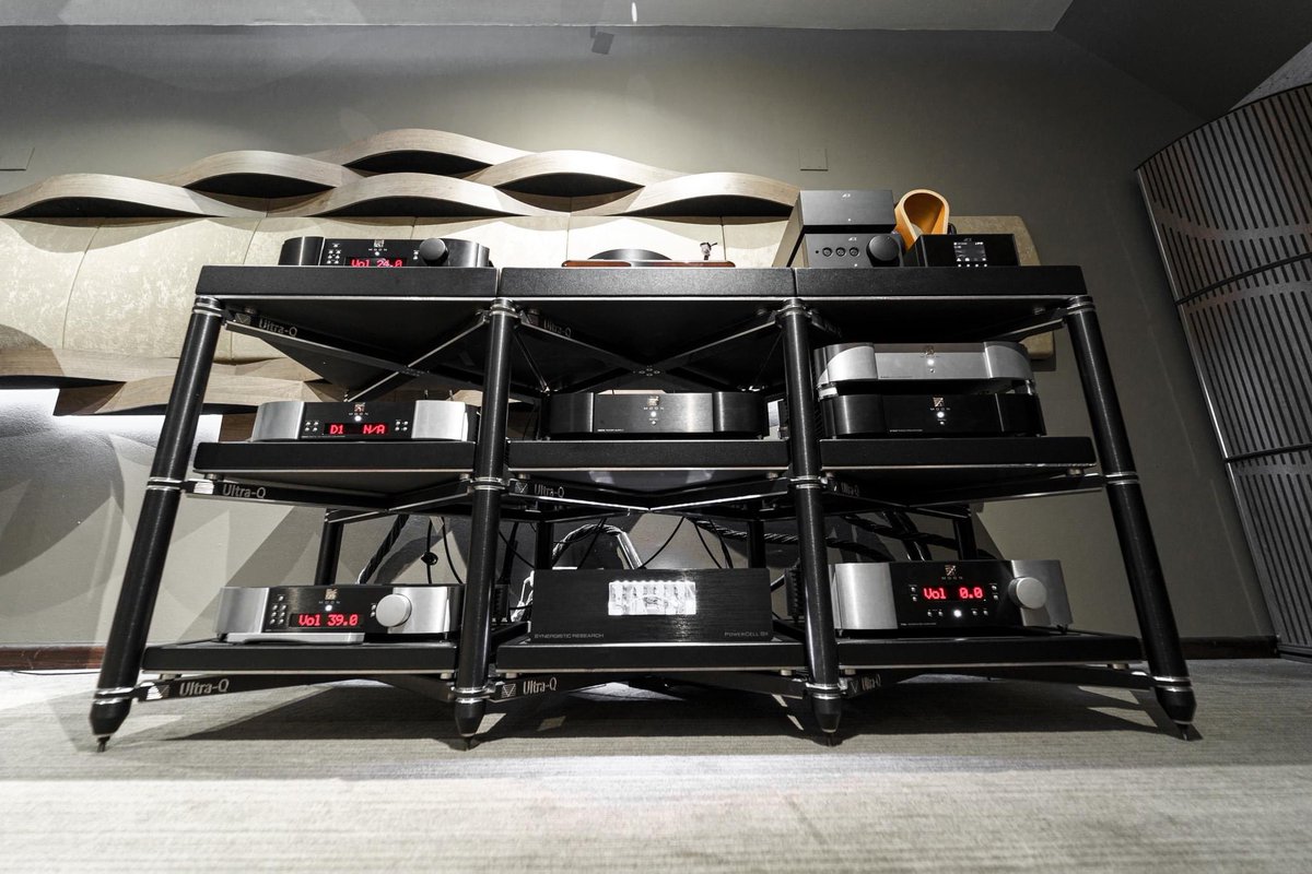 CMS_audio's tweet image. Masterworks of Thermodynamics. 

Visit our new &amp;amp; improved website to see more photos of our newest product lines including the &apos;MAXXUM Ultra Q&apos; Rack System. criticalmasssystems.com