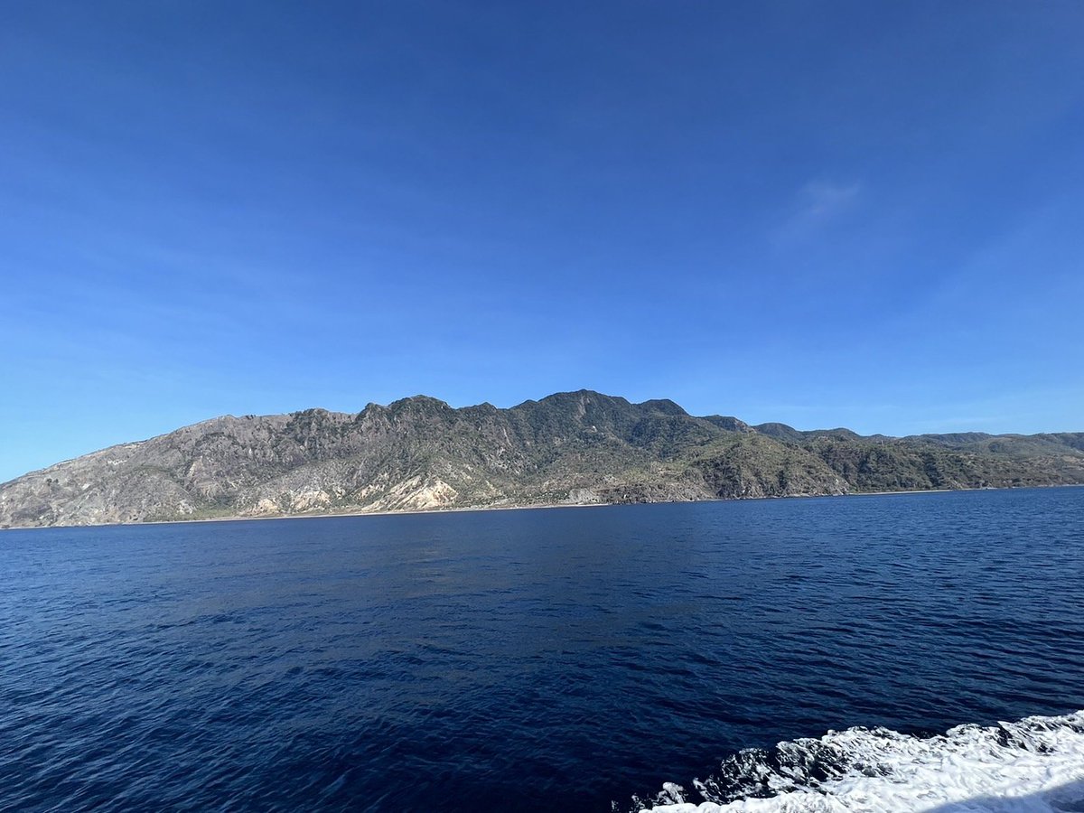 HaLuz_Timor's tweet photo. 1974年に入りポルトガルは東ティモールの植民地権を
政権の崩壊に伴って放棄しました。東ティモール国内では独立の機運が高まるも、インドネシアの侵攻を受け
インドネシアの併合をうけます。しかし1998年の新政権発足と共に独立の機運が一気に高まり、選挙の結果
独立を果たしました。 https://t.co/D1PSewKBXJ