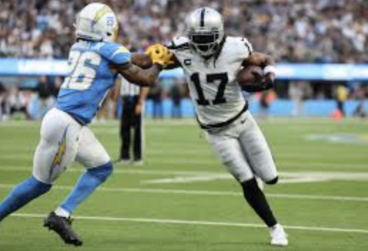 FantasyHubs's tweet photo. FANTASY FOOTBALL MNF!! 🏈 

FANTASYHUBS PLAYER OF THE GAME PREDICTION! 

#Raiders Davante Adams will have the highest non-QB fantasy score!⭐️
 
*Matchup - Green Bay Packers

*WR Defense Rank - 9th 
Fun fact: Packers rank top 7 in catches and receiving yards allowed

*Projected - 14-15 FP

Expect a big homecoming game from Adams? 
#FantasyFootball 
#MondayNightFootball