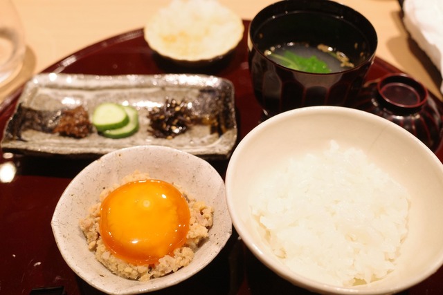 hatsu823's tweet photo. 日本人で良かった…！絶品の炊き立て土鍋ごはんを食べるならココ🍚

①恵比寿 米ル
看板のない隠れ家和食店で厳選したお米と天然水で炊く土鍋ごはんを
②よし澤 六本木
銀座の名店の味をランチならリーズナブルに味わえる
③銀座 しもじ
1日4組限定の完全個室。しっぽりと極上の和食を堪能
④おみ乃 神谷町
焼鳥の名店で味わう〆の炊き立て土鍋ご飯
⑤AKOMEYA食堂 渋谷
お米から炊き方までこだわったごはんが愉しめる
⑥人形町 川田
4種類の〆に驚き！旬の食材をシンプルに味わう名店
⑦良理 大森
日本酒ペアリングとビジュアルも美しい和食コース
⑧割烹 士成 西麻布
上質な和空間で味わう美しい割烹料理
⑨小熊 銀座
伝統的な日本料理の可能性を追い求めるこだわりの料理人
⑩割烹 佐乃家 神泉
渋谷の喧騒を抜けた神泉に佇む、隠れ家日本料理店