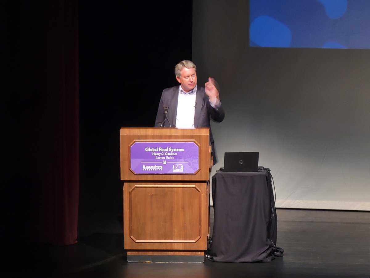 GregAkagi's tweet photo. At the Henry C Gardiner Global Food Systems Lecture Series, Gregg Doud, COO of @nmpf giving the presentation  at @KState https://t.co/GNINf8EInn
