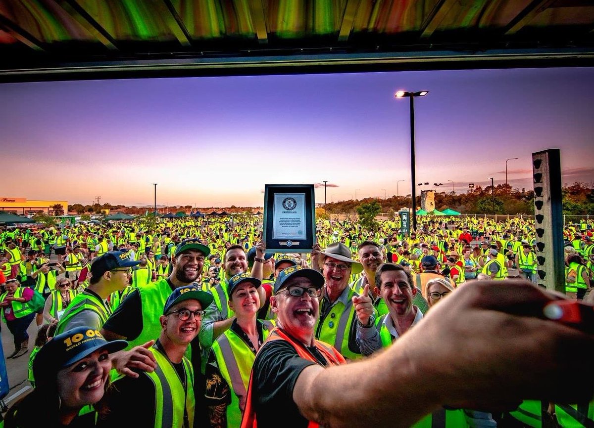 WORLD MENTAL HEALTH DAY | Today is 4 years since we set a Guiness World Record for "THE MOST PEOPLE WEARING HIGH VIS VESTS AT A SINGLE VENUE" of 2499. The event was held on Mental Health Day at Bunnings Fairfield after the floods earlier that year. WOW.  #mintyeverywhere