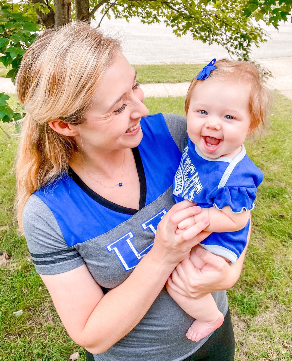 MeredithMWeber's tweet photo. In honor of #UKHomecoming Week, my #MemoryMonday goes back to 2020 when this cutie wore her blue and white! Now she’s 3 and still loves the Wildcats! 💙🤍 https://t.co/ivN9bSHir2