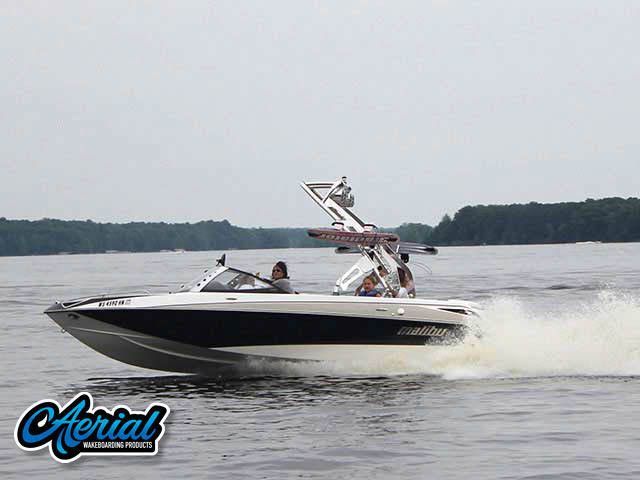 AWakeboarding's tweet photo. 2007 Malibu Sunscape with FreeRide Tower 
"Super tower, easy to install and other boaters are always stopping by to compliment."
@malibuboats #aerialwakeboarding #wakeboard #wakesurf #wakeboardtower #boattrader #wakeboarding #wakesurfing 
https://t.co/rfYU2rfTXC https://t.co/qDNYsfZPMD