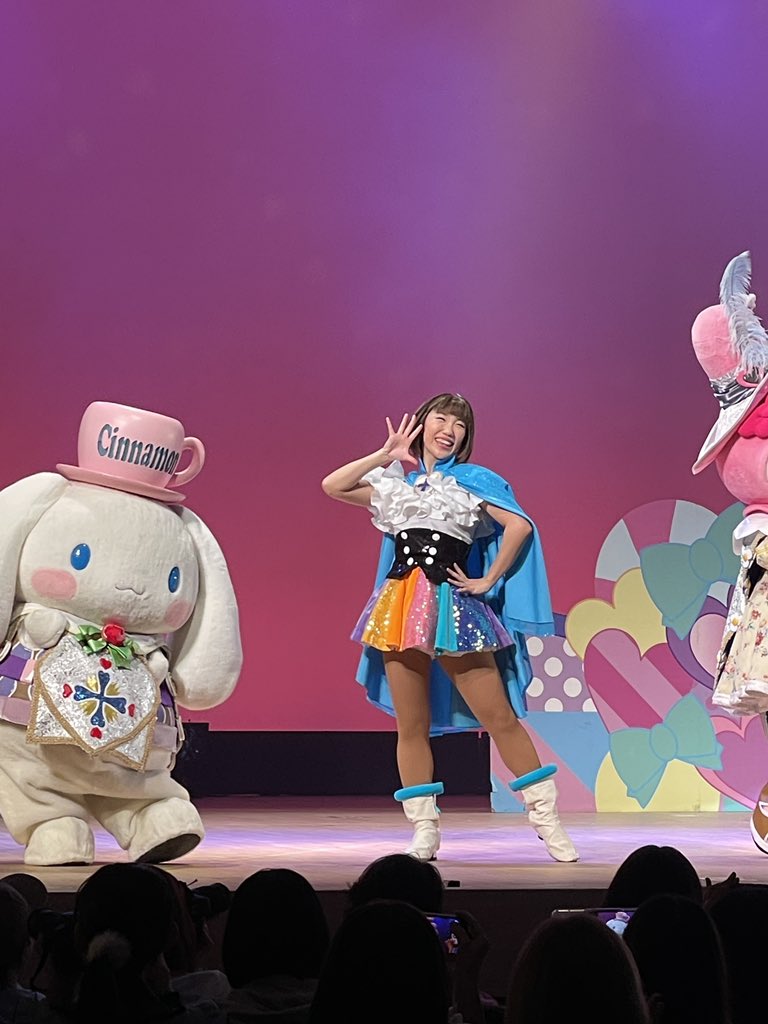 ogasakura0205's tweet photo. #ピューロマスケティア 
#サンリオ 

さっちゃんのダンス本当にすき！
笑顔が眩しくてずっと目で追ってしまいました🥰
子どもだけじゃなく大人もハマる魅力が詰まっているなーと改めて思いました♩
世界に誇るkawaii💕💕

あの爆音の中で爆睡していた2歳児。 https://t.co/uH1Bnljhvg
