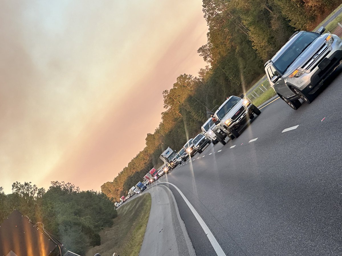 ALEAprotects's tweet image. ‼️PLEASE USE CAUTION‼️

Use caution if driving on Interstate 65 near the 66 mile marker in Escambia County, large forest fire has smoke near the roadway along with first responders reacting to the situation.

#aleaprotects #usecaution