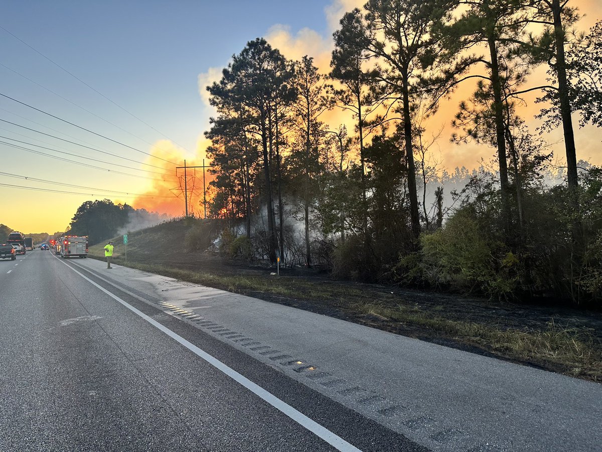 ALEAprotects's tweet image. ‼️PLEASE USE CAUTION‼️

Use caution if driving on Interstate 65 near the 66 mile marker in Escambia County, large forest fire has smoke near the roadway along with first responders reacting to the situation.

#aleaprotects #usecaution