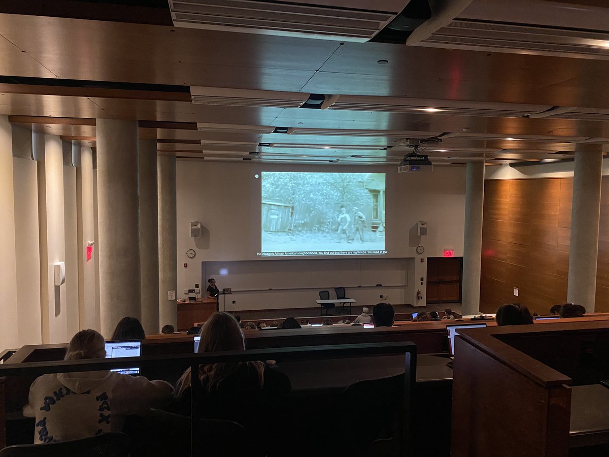 Many thanks to my dear colleague Dr. Miya Williams Fayne (<a href="/WilliamsFayne/">Miya Williams Fayne, Ph.D.</a>) from <a href="/uw_sjmc/">UW-Madison SJMC</a>! She gave a great guest lecture for students in J162 Mass Media in Multicultural America today ❤️ check out her work on advocacy journalism journals.sagepub.com/doi/abs/10.117…