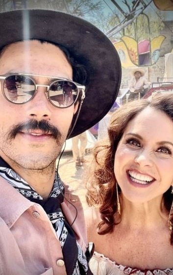 RosaJaike's tweet photo. #LaCapo y #ElDioni
LUCERO ES LA CAPONERA 
#ElGalloDeOro https://t.co/n9TVbiBhzV