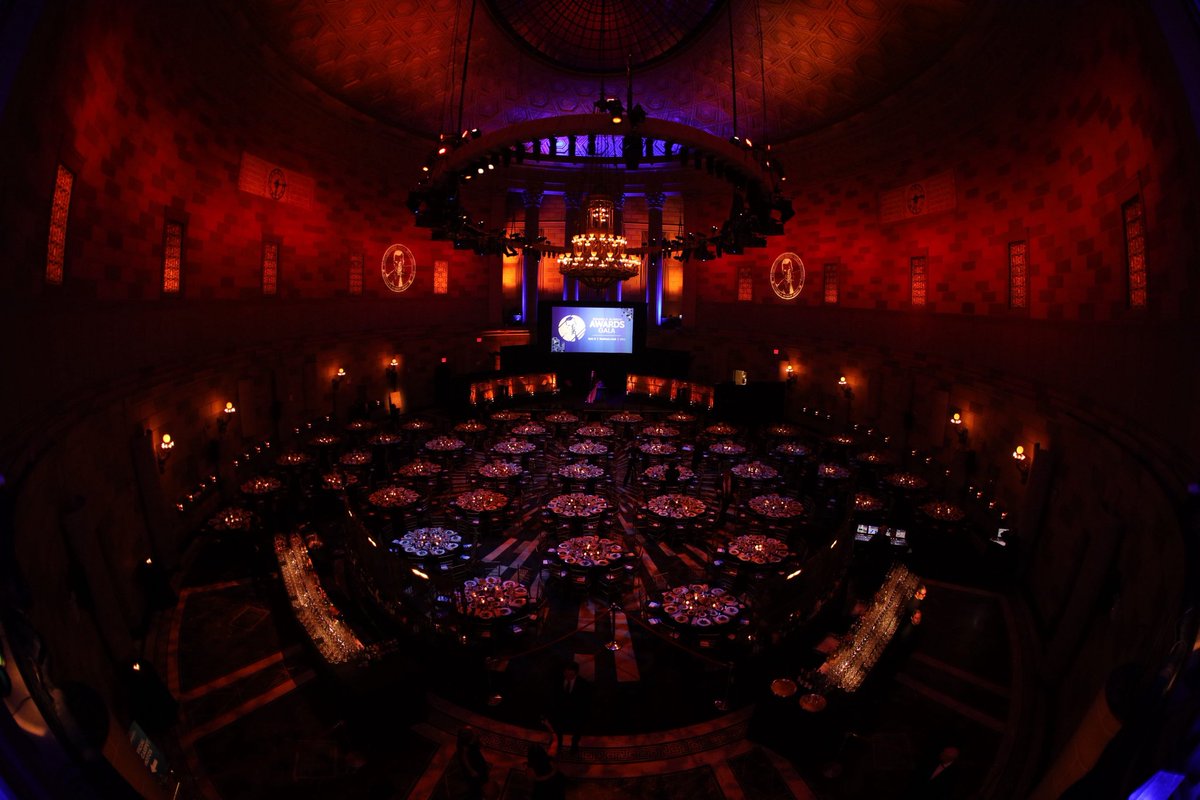 What a privilege it is to celebrate the best in journalism at the 2023 Edward R. Murrow Awards Gala. Watch live here: rtdna.org/news/live-watc… (Photos: BP Miller / Chorus Photography)