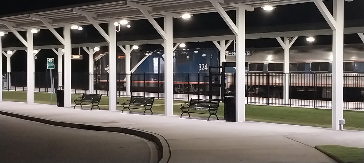Copafire's tweet photo. Finally made it back home from Philadelphia, and all I gotta say thanks to @Amtrak for the trip to Philadelphia and back home to Charleston.  Thanks Amtrak! 😁🚆 https://t.co/ZUbtWag2Ut